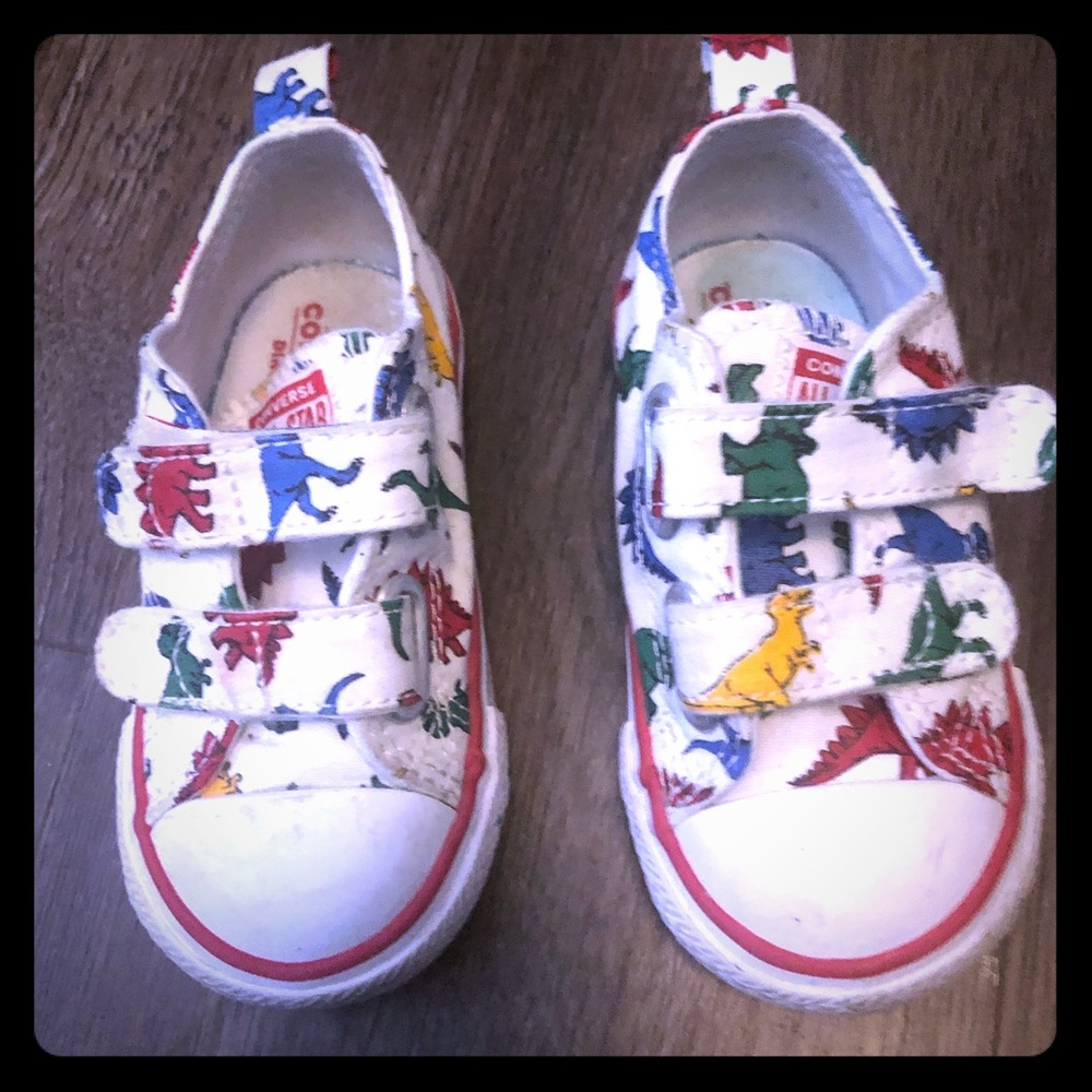 Kids Chuck Taylor All Star 2V Converse sz 6